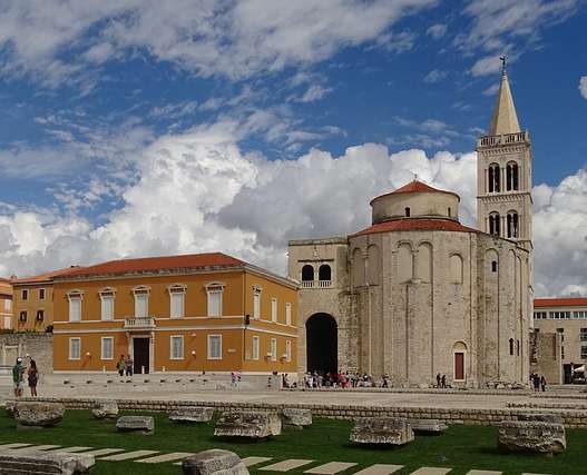 Izvješće o lokacijama i količinama odbačenog otpada te troškovima uklanjanja odbačenog otpada na području Grada Zadra u 2020. godini